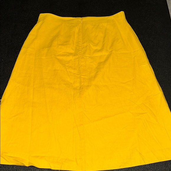 New with tags! Ann Taylor Vibrant Yellow A-Line Skirt size 12 - Picture 6 of 6